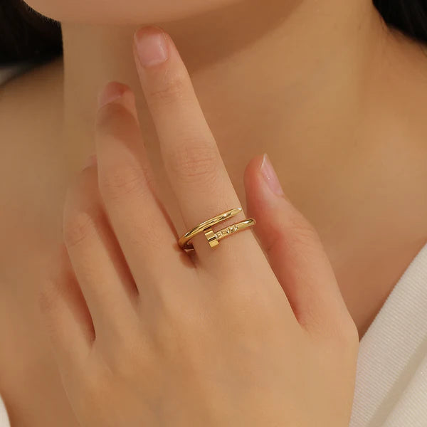 ZARAHÉ Iconic Nail Spiral Ring