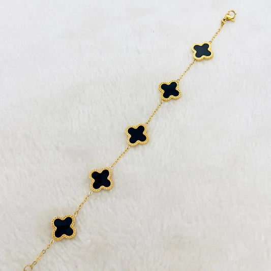 ZARAHE Elegant Clover Bracelet – Black Enamel & Gold Finish