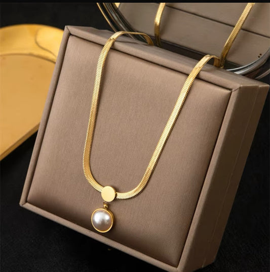 ZARAHÉ Signature Pearl Drop Necklace