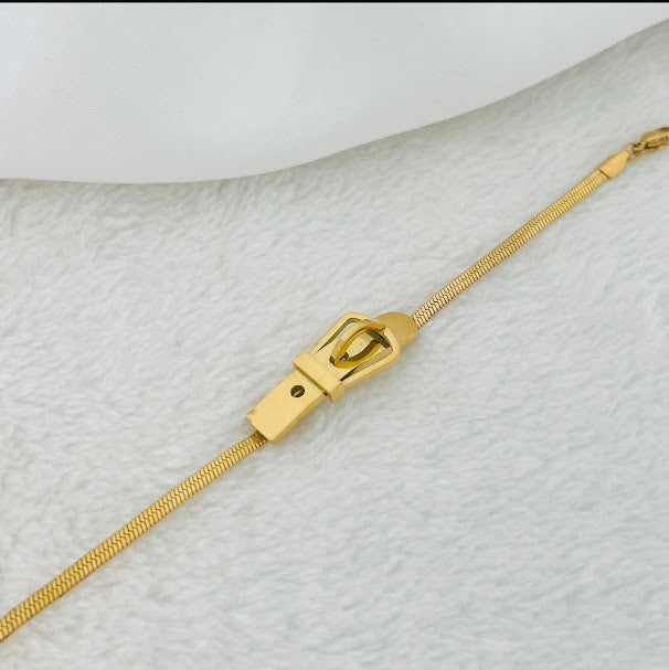 ZARAHÉ Chic Belt-Style Gold Bracelet