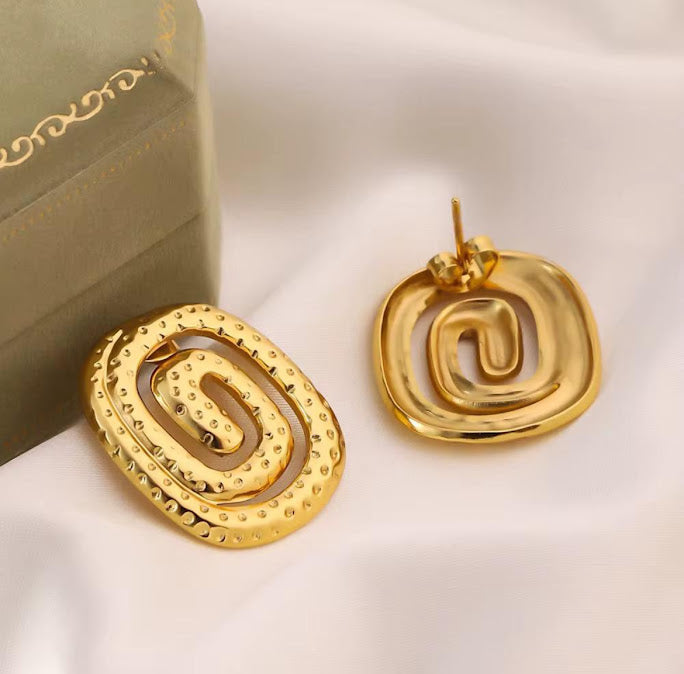 ZARAHÉ Modern Statement Studs