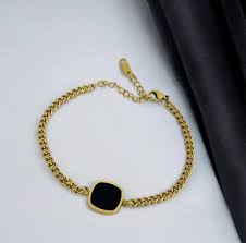 ZARAHÉ Black Enigma Bracelet