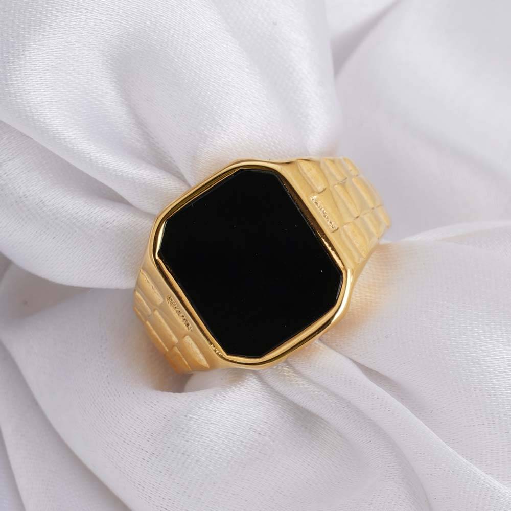 ZARAHÉ Bold Black Stone Signet Ring in Gold