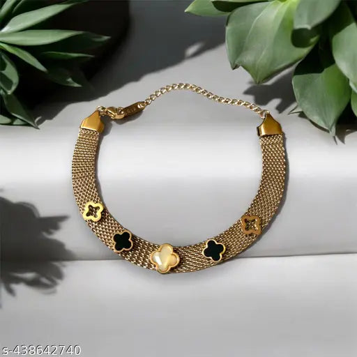 ZARAHE Luxe Gold Bracelet – Signature Clover Collection