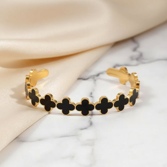 ZARAHÉ Elegance Clover Bangle