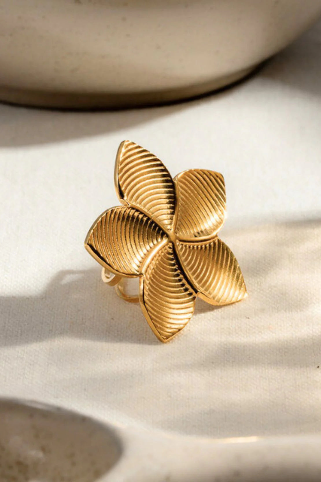 ZARAHE Luxe Petal Ring – Inspired by Nature, Designed to Shine