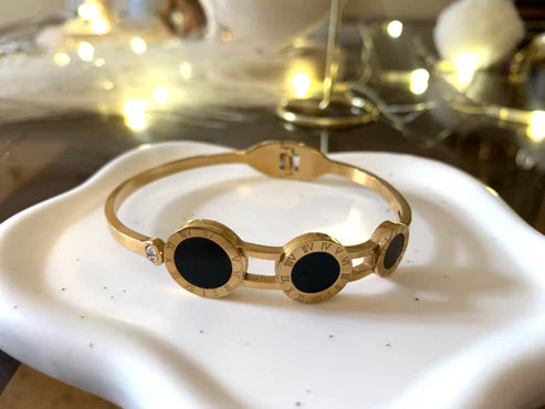 ZARAHÉ Obsidian Roman Luxe Cuff