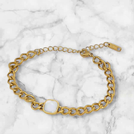 ZARAHÉ Timeless Gold Link Design