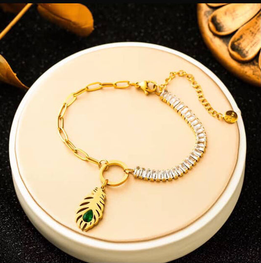 ZARAHÉ Emerald Luxe Feather Bracelet