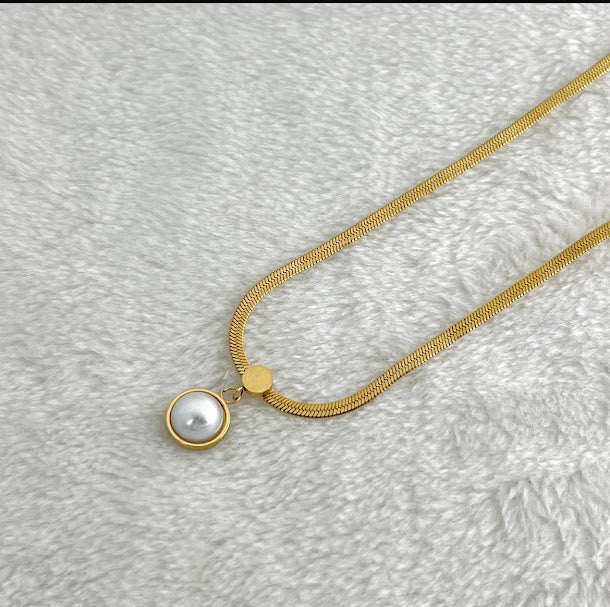 ZARAHÉ Signature Pearl Drop Necklace