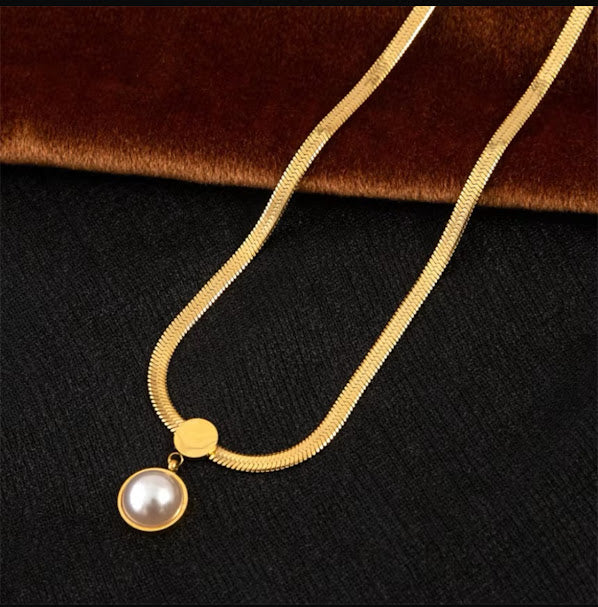 ZARAHÉ Signature Pearl Drop Necklace
