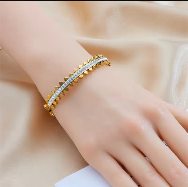 The ZARAHÉ Apex Pavé Bangle
