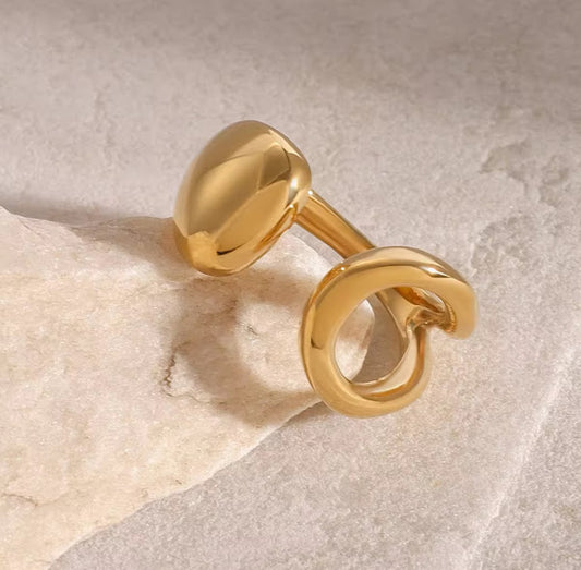 ZARAHÉ~ Golden Knot Ring