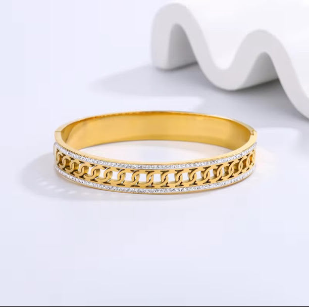 ZARAHE Luxe Chain Cuff – Gold Finish with Rhinestone Detailing