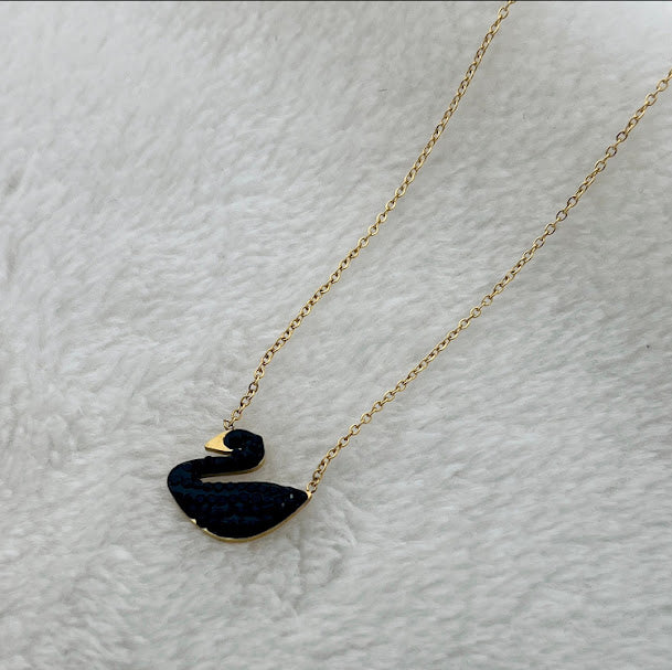 ZARAHE Midnight Swan Necklace – Black & Gold Charm