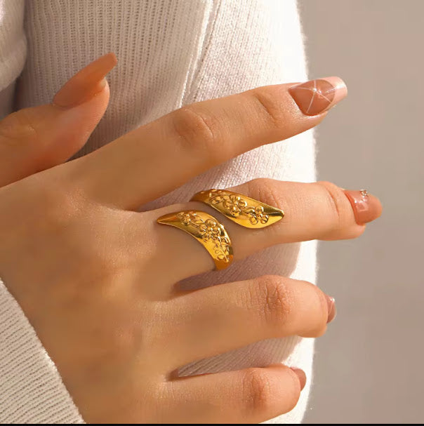 ZARAHE Modern Curve Wrap Ring