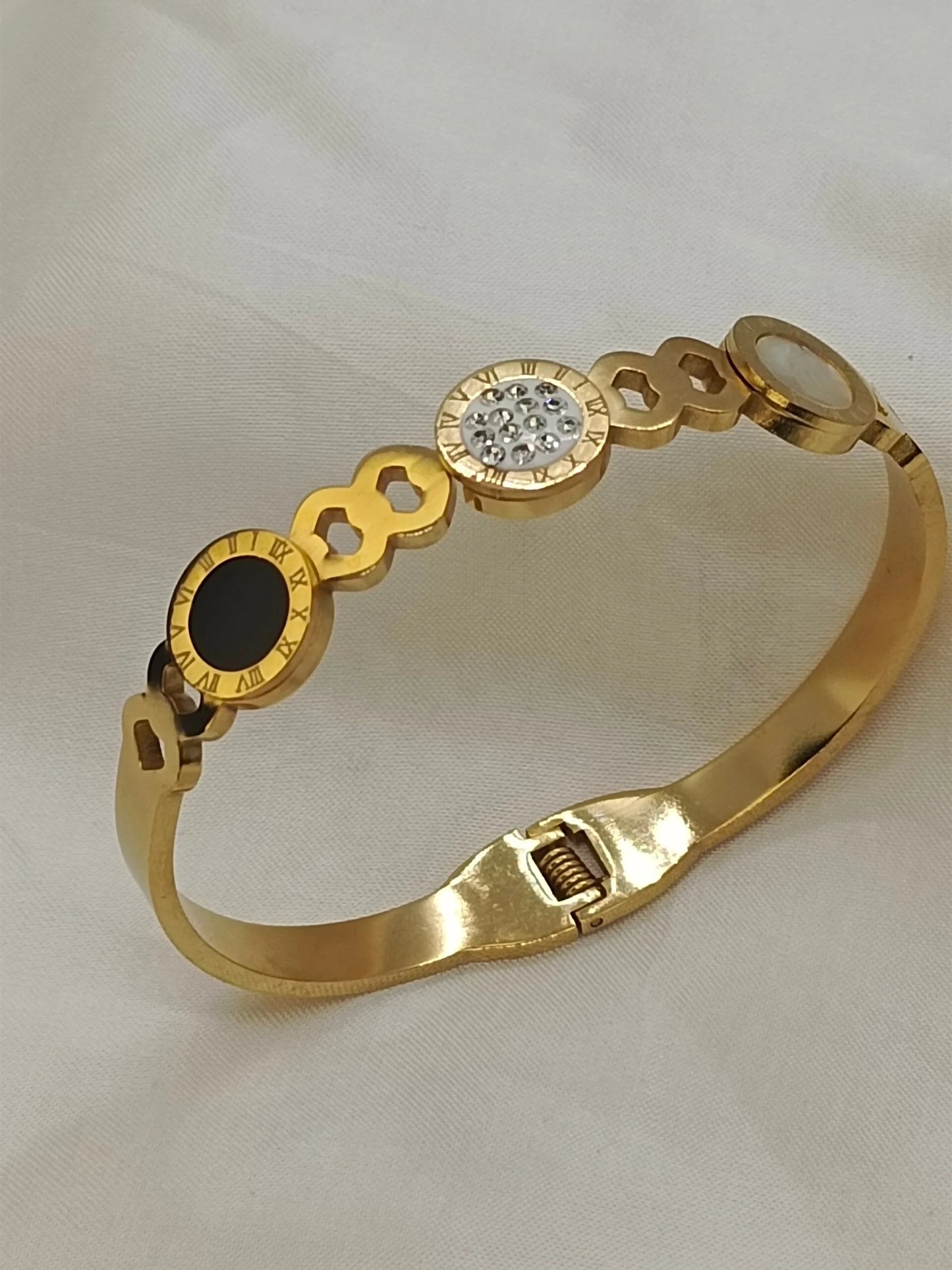 ZARAHÉ TriLuxe – Roman Dial & Crystal Accent Bangle