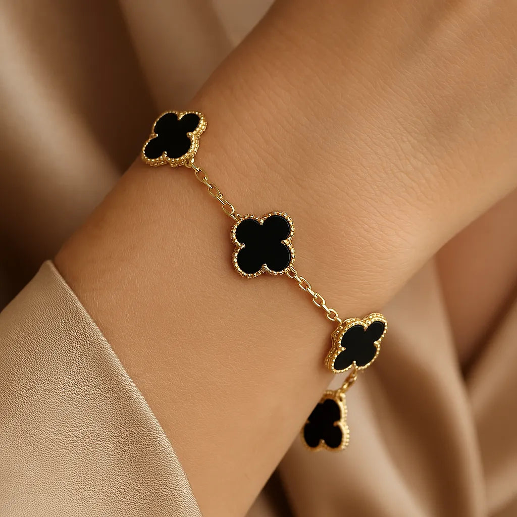ZARAHE Elegant Clover Bracelet – Black Enamel & Gold Finish