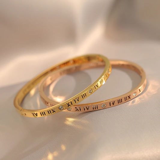 The ZARAHÉ Roman Numeral Handcuff