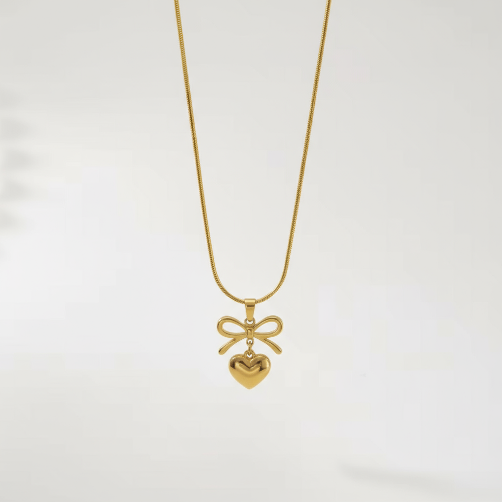 ZARAHÉ Golden Heart Bow Necklace