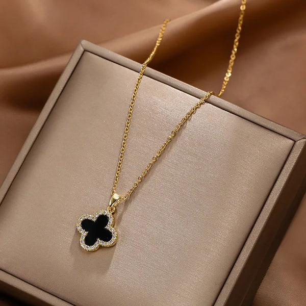 ZARAHÉ Noir Clover Gold Necklace