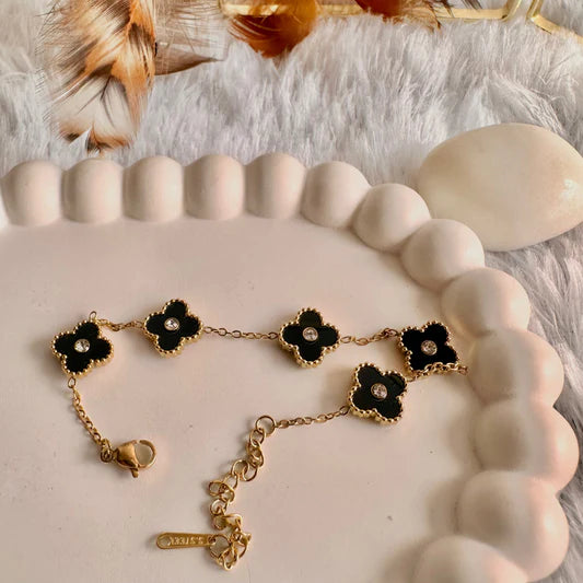 ✨ ZARAHÉ Noir Clover Charm Bracelet