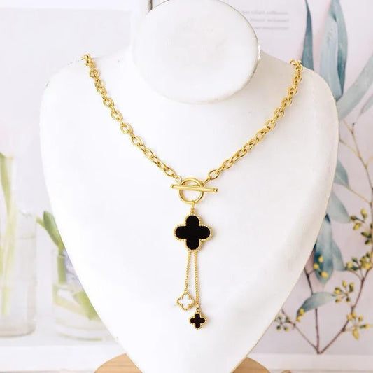 ZARAHÉ Noir Clover Elegance Necklace