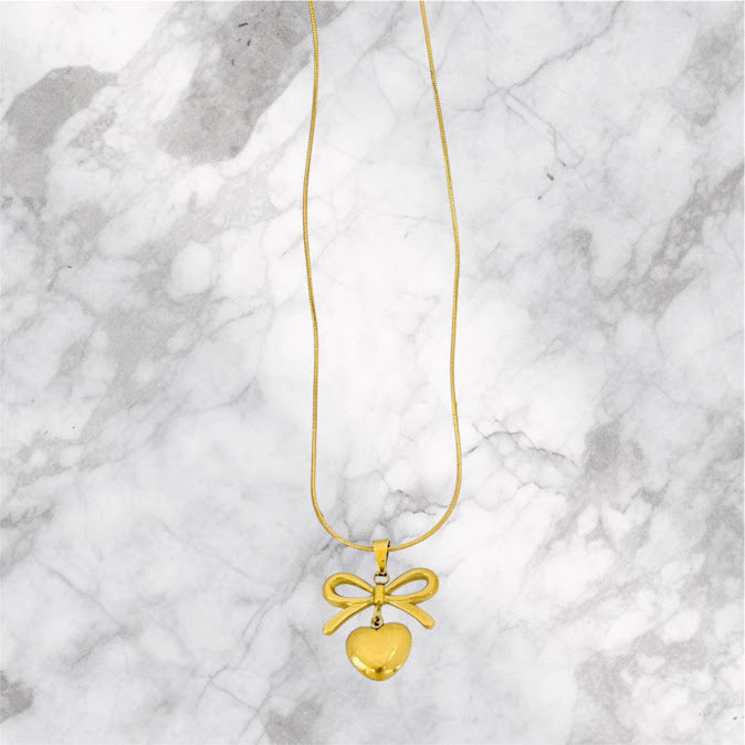 ZARAHÉ Golden Heart Bow Necklace
