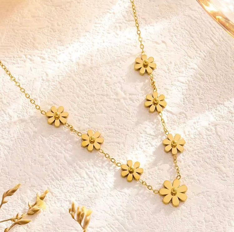 ZARAHÉ Sunlit Petals Necklace