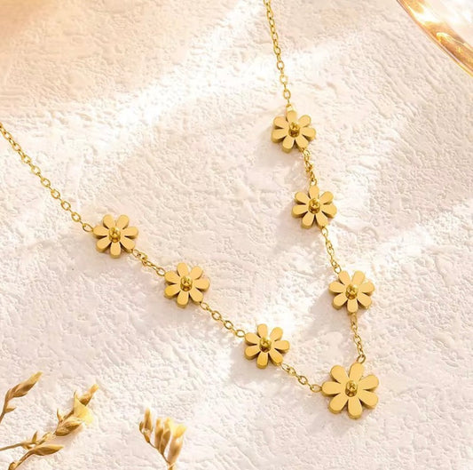 ZARAHÉ Sunlit Petals Necklace