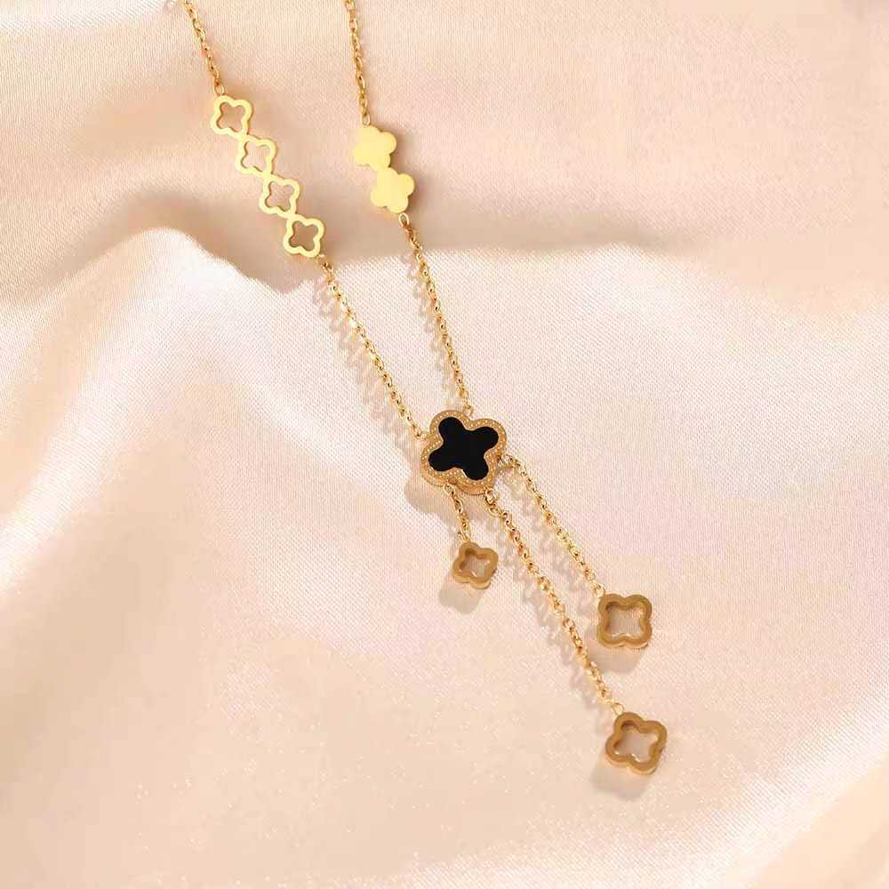 ZARAHÉ Timeless Gold-Plated Bracelet with Sparkling Crystal Detailing