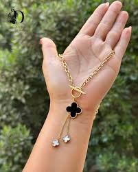 ZARAHÉ Noir Clover Elegance Necklace