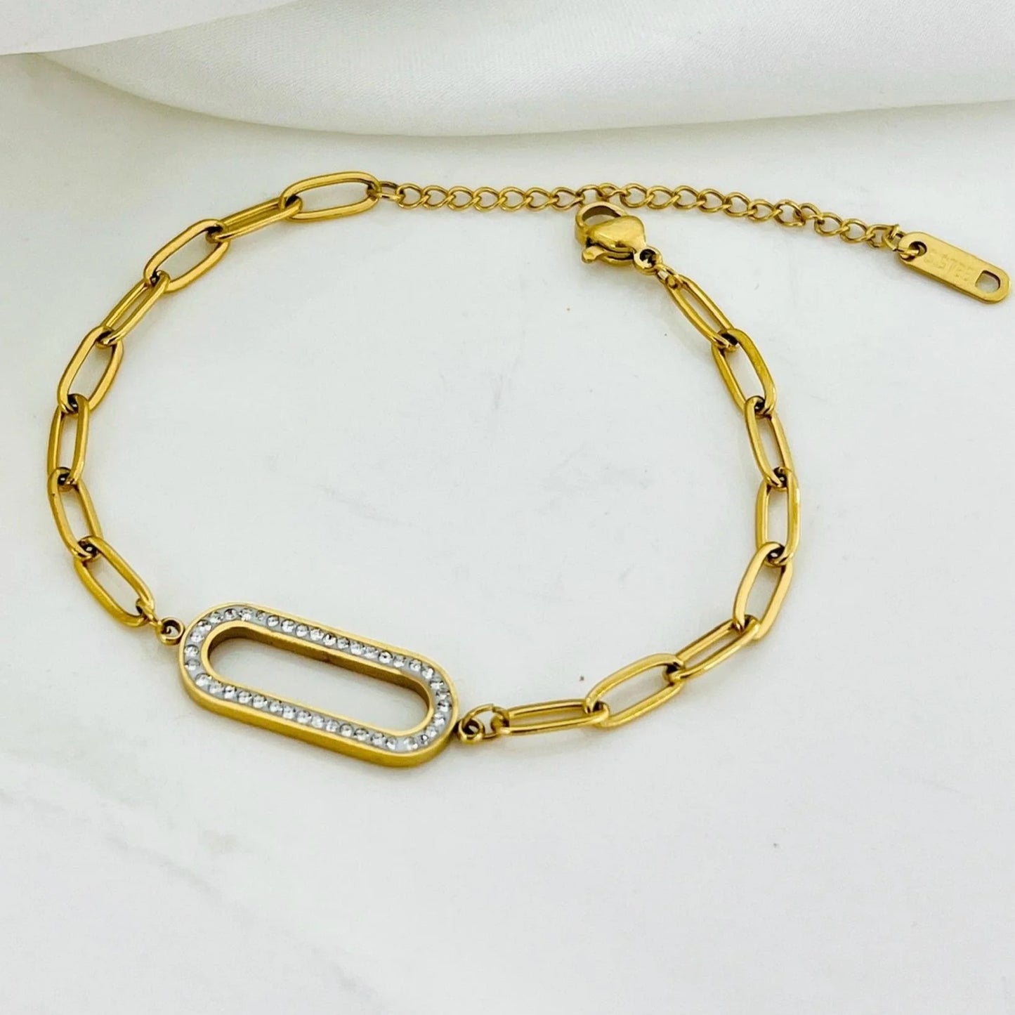 ✨ ZARAHÉ Oval Link Elegance Bracelet