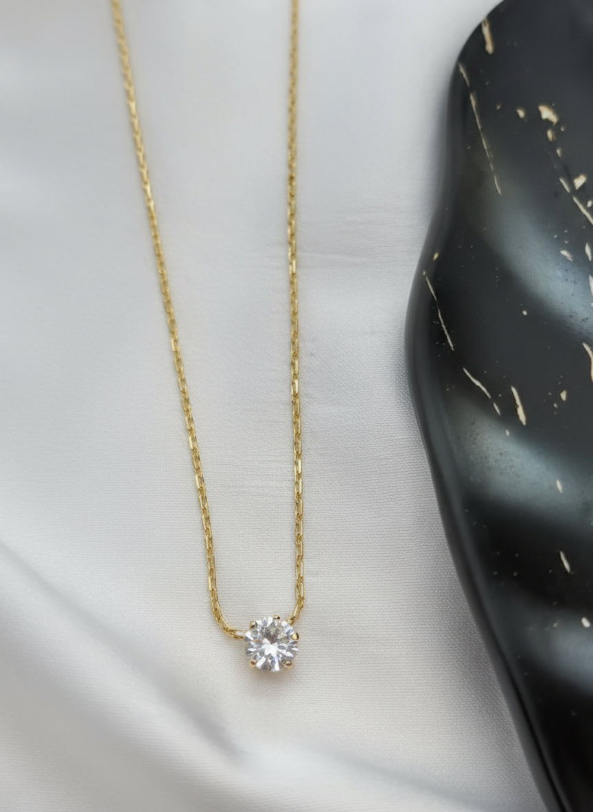 ZARAHÉ Solitaire Radiance Necklace